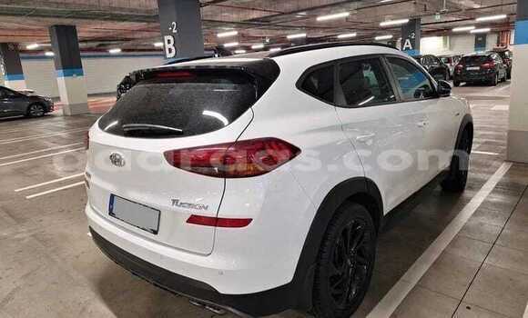 Buy Used Hyundai Tucson White Car in Dakar in Dakar Buy Used Hyundai Tucson White Car in Dakar in Dakar