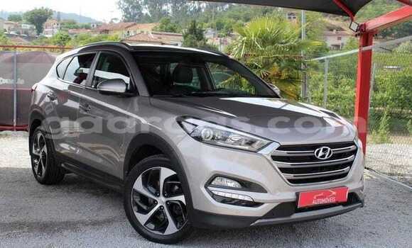 Buy Used Hyundai Tucson Silver Car in Dakar in Dakar Buy Used Hyundai Tucson Silver Car in Dakar in Dakar