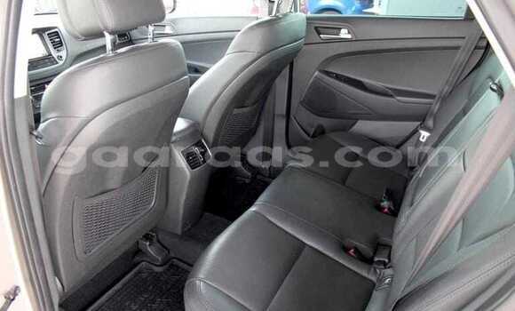Buy Used Hyundai Tucson Silver Car in Dakar in Dakar Buy Used Hyundai Tucson Silver Car in Dakar in Dakar