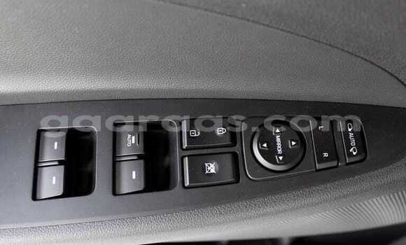 Buy Used Hyundai Tucson Silver Car in Dakar in Dakar Buy Used Hyundai Tucson Silver Car in Dakar in Dakar