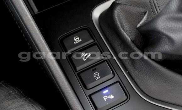 Buy Used Hyundai Tucson Silver Car in Dakar in Dakar Buy Used Hyundai Tucson Silver Car in Dakar in Dakar