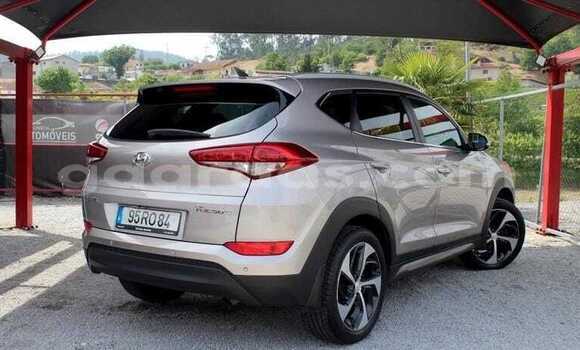 Buy Used Hyundai Tucson Silver Car in Dakar in Dakar Buy Used Hyundai Tucson Silver Car in Dakar in Dakar