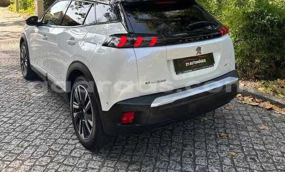 Buy Used Peugeot 2008 White Car in Dakar in Dakar Buy Used Peugeot 2008 White Car in Dakar in Dakar