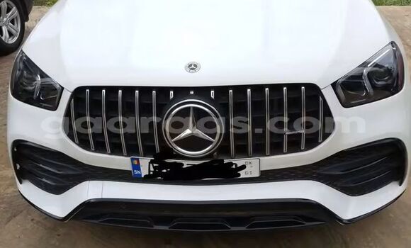 Buy New Mercedes-Benz GLC 250D White Car in Dakar in Dakar Buy New Mercedes-Benz GLC 250D White Car in Dakar in Dakar