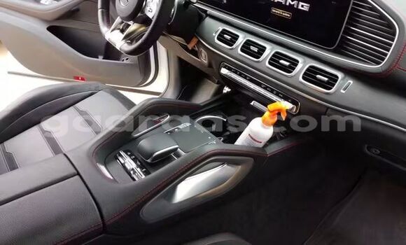 Buy New Mercedes-Benz GLC 250D White Car in Dakar in Dakar Buy New Mercedes-Benz GLC 250D White Car in Dakar in Dakar
