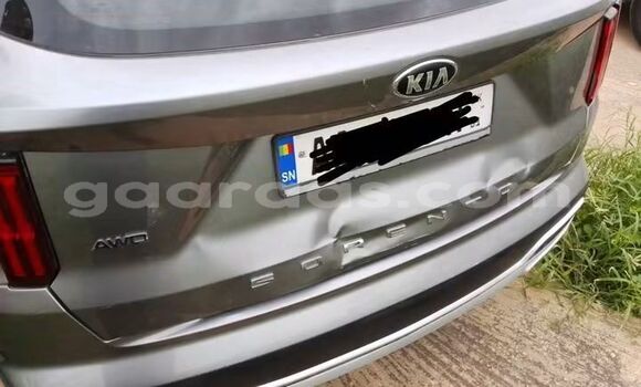 Buy Used Kia Sorento Silver Car in Dakar in Dakar Buy Used Kia Sorento Silver Car in Dakar in Dakar