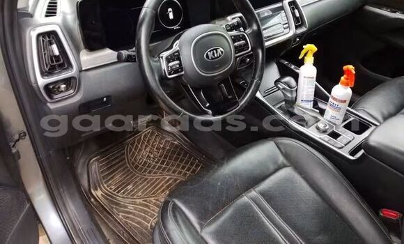 Buy Used Kia Sorento Silver Car in Dakar in Dakar Buy Used Kia Sorento Silver Car in Dakar in Dakar