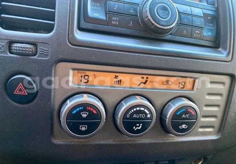 Big with watermark nissan navara louga dahra 34545