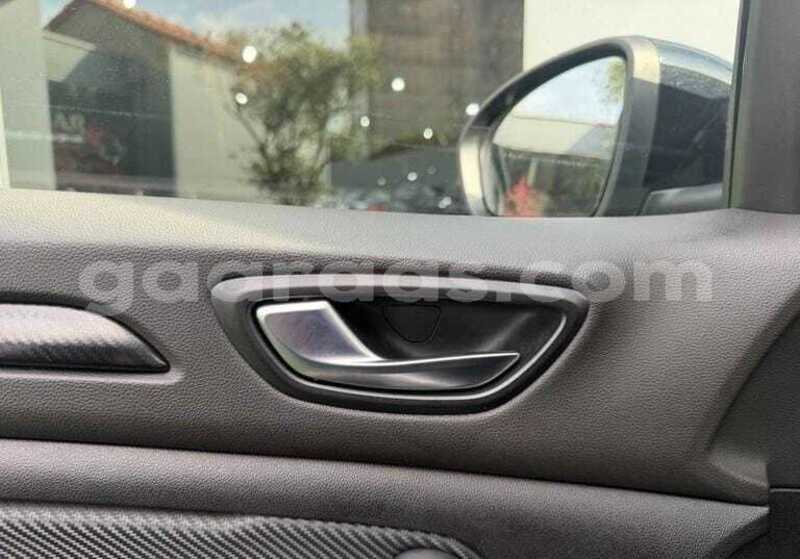 Big with watermark renault megane dakar dakar 34572