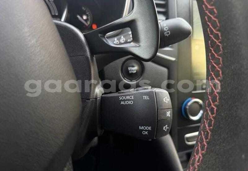 Big with watermark renault megane dakar dakar 34572