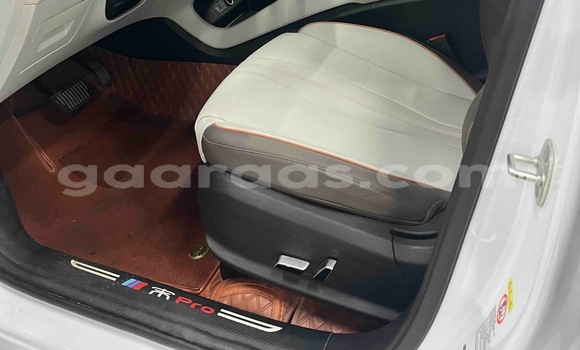Buy Used BYD S6 White Car in Dakar in Dakar Buy Used BYD S6 White Car in Dakar in Dakar
