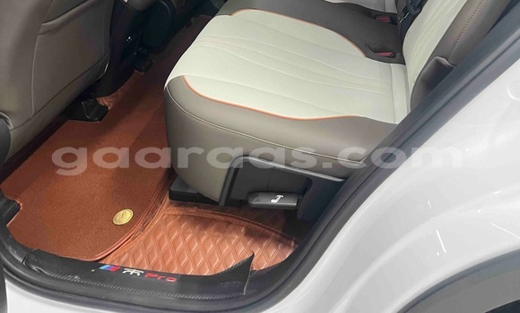 Buy Used BYD S6 White Car in Dakar in Dakar Buy Used BYD S6 White Car in Dakar in Dakar