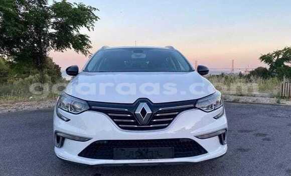Buy Used Renault Megane White Car in Dakar in Dakar Buy Used Renault Megane White Car in Dakar in Dakar