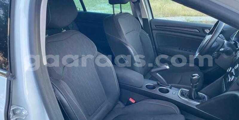 Big with watermark renault megane dakar dakar 34579