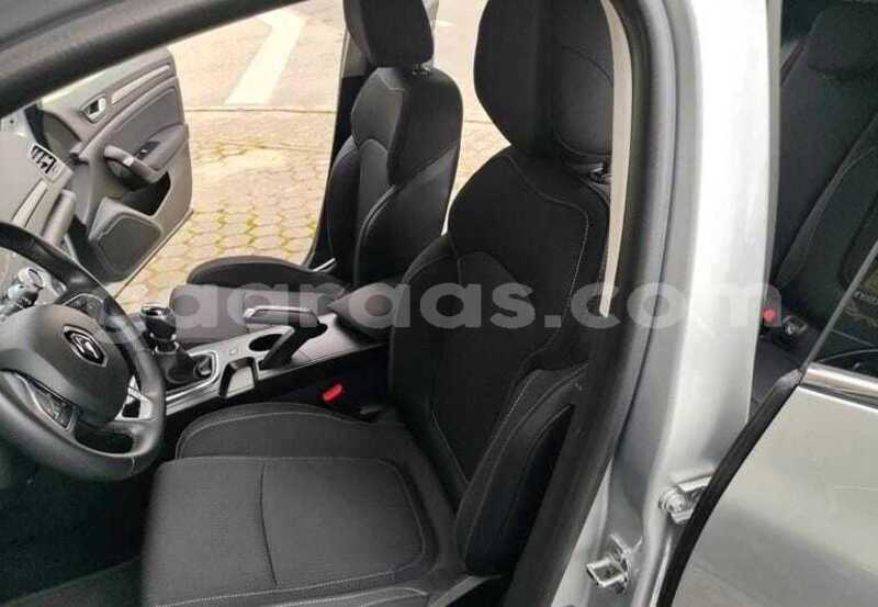 Big with watermark renault megane dakar dakar 34581