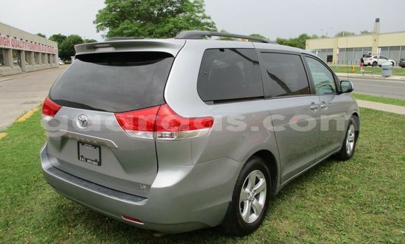 Acheter Occasion Voiture Toyota Sienna Gris à Dakar, Dakar Acheter Occasion Voiture Toyota Sienna Gris à Dakar, Dakar