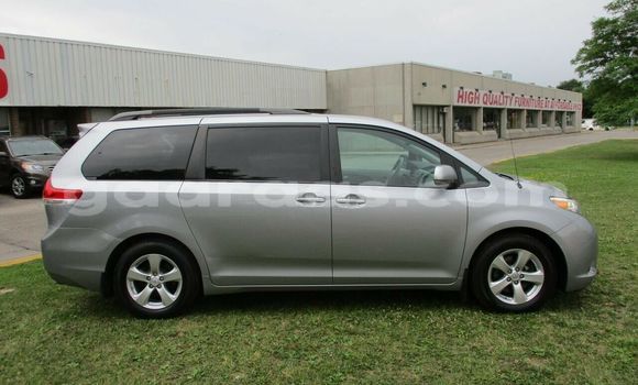 Acheter Occasion Voiture Toyota Sienna Gris à Dakar, Dakar Acheter Occasion Voiture Toyota Sienna Gris à Dakar, Dakar