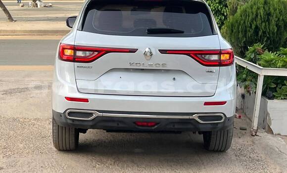 Acheter Import Voiture Renault Koleos Blanc à Dakar, Dakar Acheter Import Voiture Renault Koleos Blanc à Dakar, Dakar