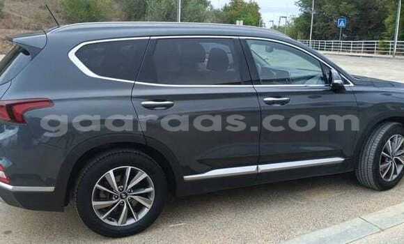 Acheter Occasion Voiture Hyundai Santa Fe Noir à Dakar, Dakar Acheter Occasion Voiture Hyundai Santa Fe Noir à Dakar, Dakar
