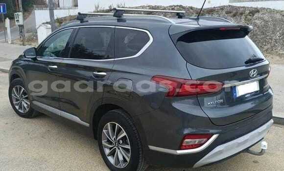 Acheter Occasion Voiture Hyundai Santa Fe Noir à Dakar, Dakar Acheter Occasion Voiture Hyundai Santa Fe Noir à Dakar, Dakar