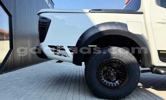 Acheter Occasion Voiture Nissan Navara Blanc à Dakar, Dakar Acheter Occasion Voiture Nissan Navara Blanc à Dakar, Dakar