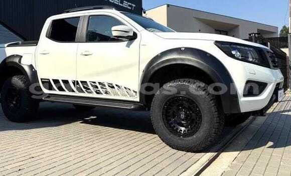 Acheter Occasion Voiture Nissan Navara Blanc à Dakar, Dakar Acheter Occasion Voiture Nissan Navara Blanc à Dakar, Dakar