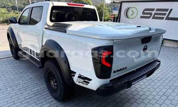 Acheter Occasion Voiture Nissan Navara Blanc à Dakar, Dakar Acheter Occasion Voiture Nissan Navara Blanc à Dakar, Dakar