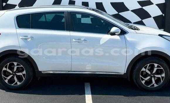 Acheter Occasion Voiture Kia Sportage Blanc à Dakar, Dakar Acheter Occasion Voiture Kia Sportage Blanc à Dakar, Dakar