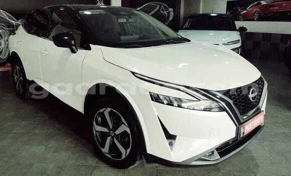 Buy Used Nissan Qashqai White Car in Dakar in Dakar Buy Used Nissan Qashqai White Car in Dakar in Dakar