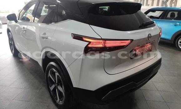Buy Used Nissan Qashqai White Car in Dakar in Dakar Buy Used Nissan Qashqai White Car in Dakar in Dakar