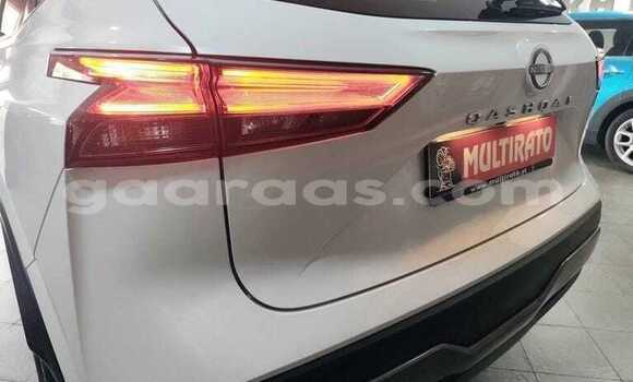 Buy Used Nissan Qashqai White Car in Dakar in Dakar Buy Used Nissan Qashqai White Car in Dakar in Dakar