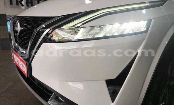 Buy Used Nissan Qashqai White Car in Dakar in Dakar Buy Used Nissan Qashqai White Car in Dakar in Dakar