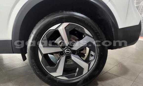 Buy Used Nissan Qashqai White Car in Dakar in Dakar Buy Used Nissan Qashqai White Car in Dakar in Dakar