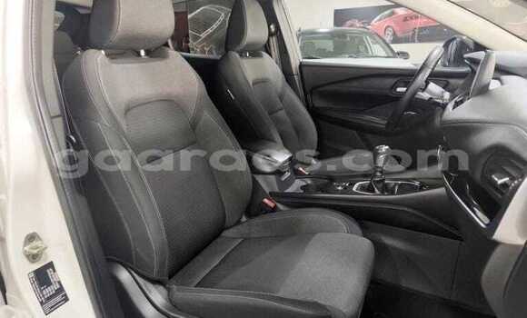 Buy Used Nissan Qashqai White Car in Dakar in Dakar Buy Used Nissan Qashqai White Car in Dakar in Dakar