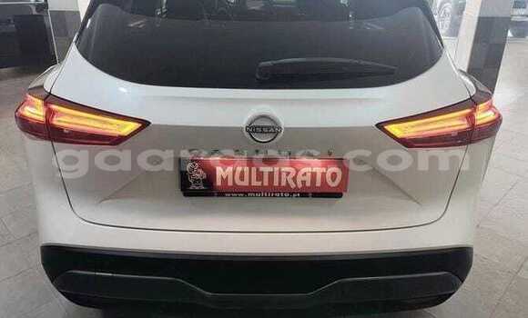 Buy Used Nissan Qashqai White Car in Dakar in Dakar Buy Used Nissan Qashqai White Car in Dakar in Dakar
