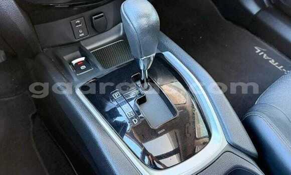 Buy Used Nissan X–Trail Silver Car in Dakar in Dakar Buy Used Nissan X–Trail Silver Car in Dakar in Dakar