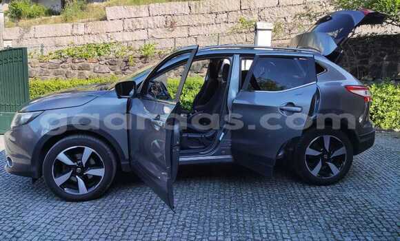 Buy Used Nissan X–Trail Silver Car in Dakar in Dakar Buy Used Nissan X–Trail Silver Car in Dakar in Dakar