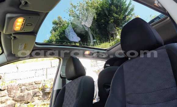 Buy Used Nissan X–Trail Silver Car in Dakar in Dakar Buy Used Nissan X–Trail Silver Car in Dakar in Dakar