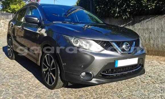 Buy Used Nissan Qashqai Silver Car in Dakar in Dakar Buy Used Nissan Qashqai Silver Car in Dakar in Dakar