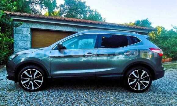 Buy Used Nissan Qashqai Silver Car in Dakar in Dakar Buy Used Nissan Qashqai Silver Car in Dakar in Dakar