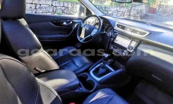 Buy Used Nissan Qashqai Silver Car in Dakar in Dakar Buy Used Nissan Qashqai Silver Car in Dakar in Dakar