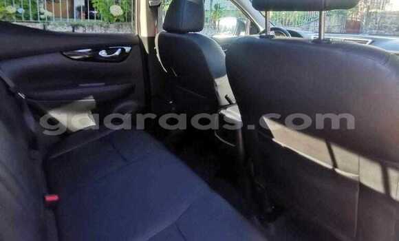 Buy Used Nissan Qashqai Silver Car in Dakar in Dakar Buy Used Nissan Qashqai Silver Car in Dakar in Dakar