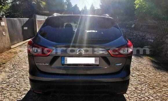 Buy Used Nissan Qashqai Silver Car in Dakar in Dakar Buy Used Nissan Qashqai Silver Car in Dakar in Dakar