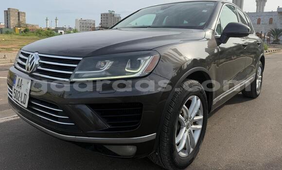 Acheter Occasion Voiture Volkswagen Touareg Brown à Mbour, Thies