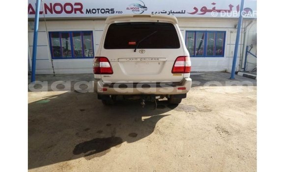 Acheter Import Utilitaire Toyota Land Cruiser Blanc à Import - Dubai, Dakar Acheter Import Utilitaire Toyota Land Cruiser Blanc à Import - Dubai, Dakar