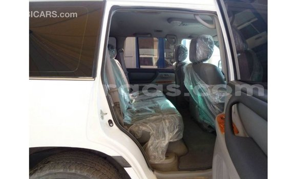 Acheter Import Utilitaire Toyota Land Cruiser Blanc à Import - Dubai, Dakar Acheter Import Utilitaire Toyota Land Cruiser Blanc à Import - Dubai, Dakar