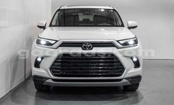Buy Used Toyota Highlander White Car in Dakar in Dakar Buy Used Toyota Highlander White Car in Dakar in Dakar