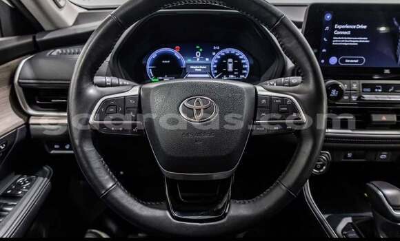 Buy Used Toyota Highlander White Car in Dakar in Dakar Buy Used Toyota Highlander White Car in Dakar in Dakar