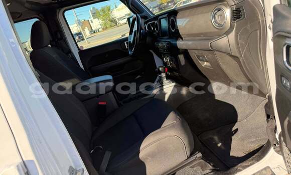 Buy Used Jeep Wrangler White Car in Dakar in Dakar Buy Used Jeep Wrangler White Car in Dakar in Dakar