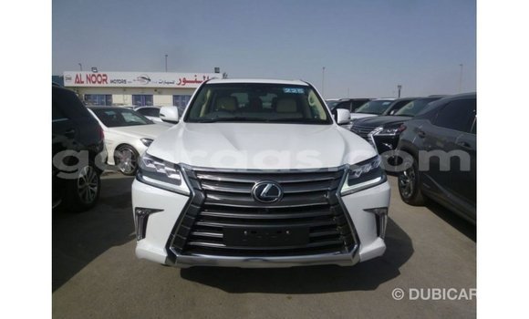 Acheter Import Voiture Lexus LX Blanc à Import - Dubai, Dakar Acheter Import Voiture Lexus LX Blanc à Import - Dubai, Dakar